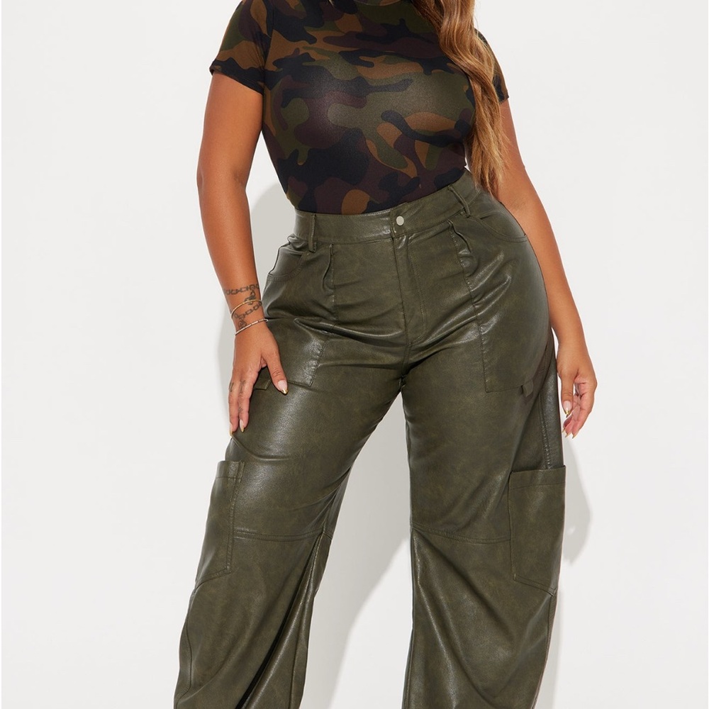 Fashion Nova Camo Print Bodysuit New with Tags - Picture 3 of 6